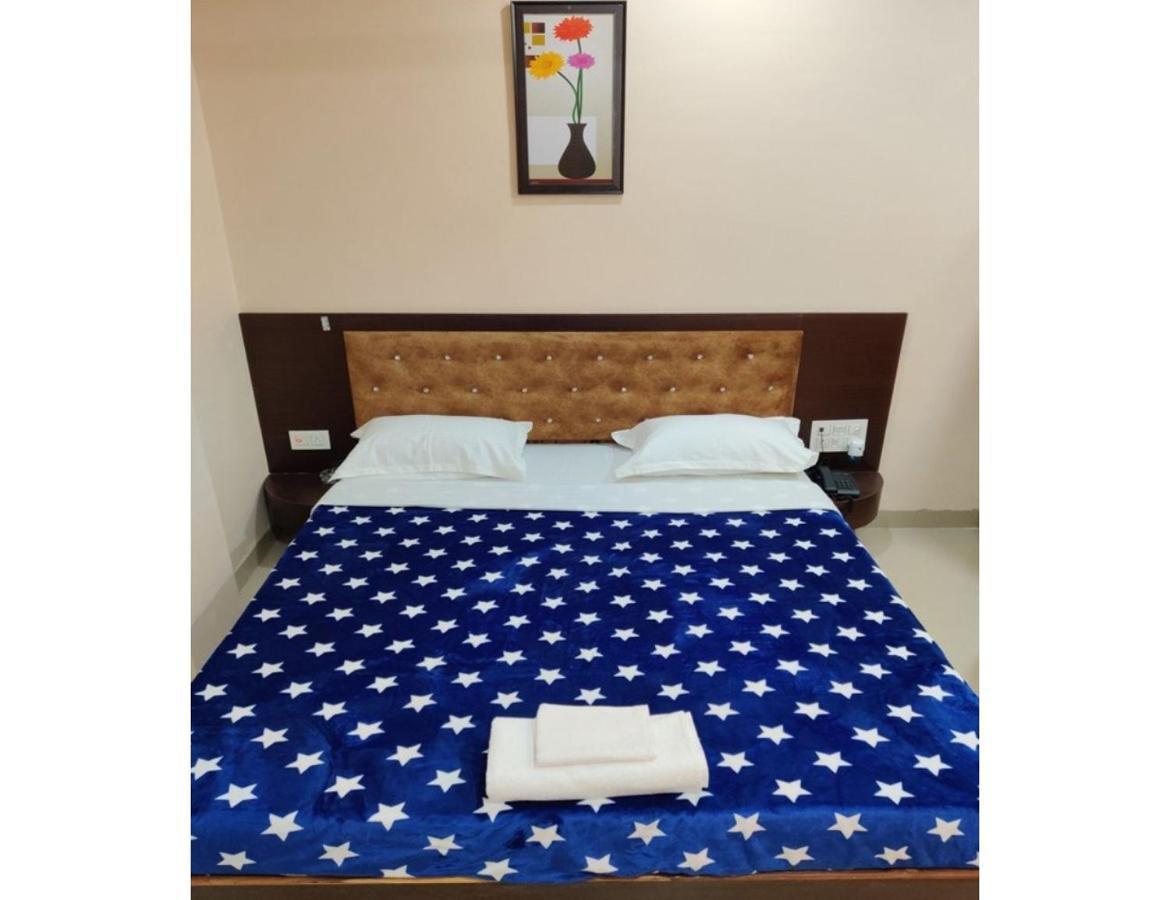 Hotel Pragati, Chanderi, Mp Buitenkant foto