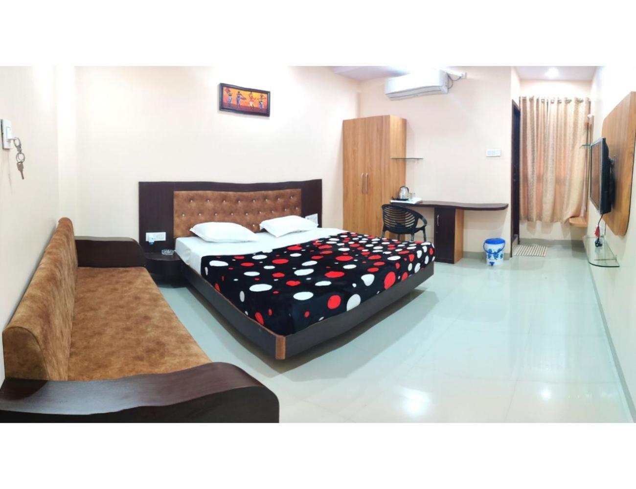 Hotel Pragati, Chanderi, Mp Buitenkant foto