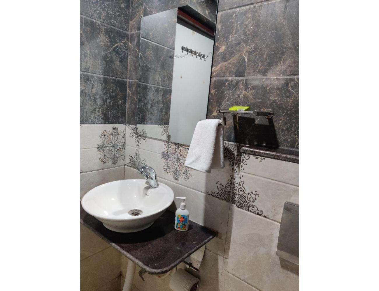 Hotel Pragati, Chanderi, Mp Buitenkant foto